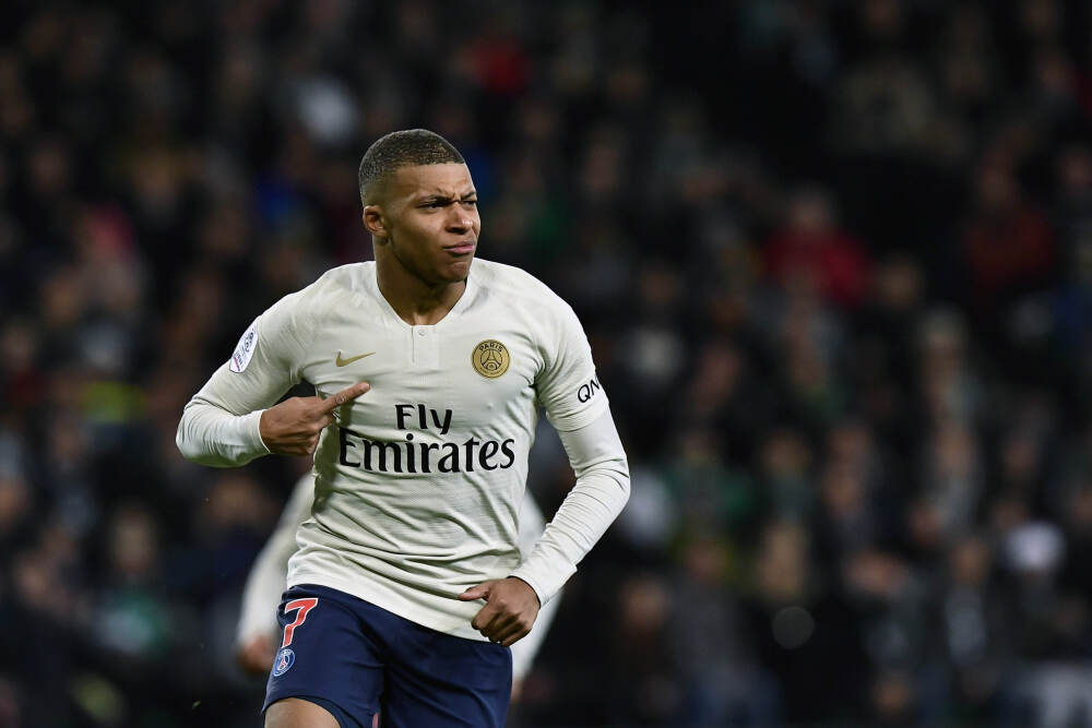 球迷可以安心睡觉, 徐杰检查结果出炉: 骨头和韧带没事, 只是硬伤